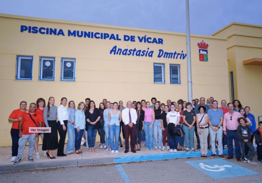 Vícar Rinde Homenaje A Anastasia Dmytriv Dando Su Nombre A La Piscina Municipa