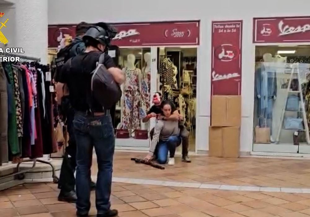 La Guardia Civil desarrolla en Mojácar un simulacro de alta complejidad ante situaciones de crisis y toma de rehenes