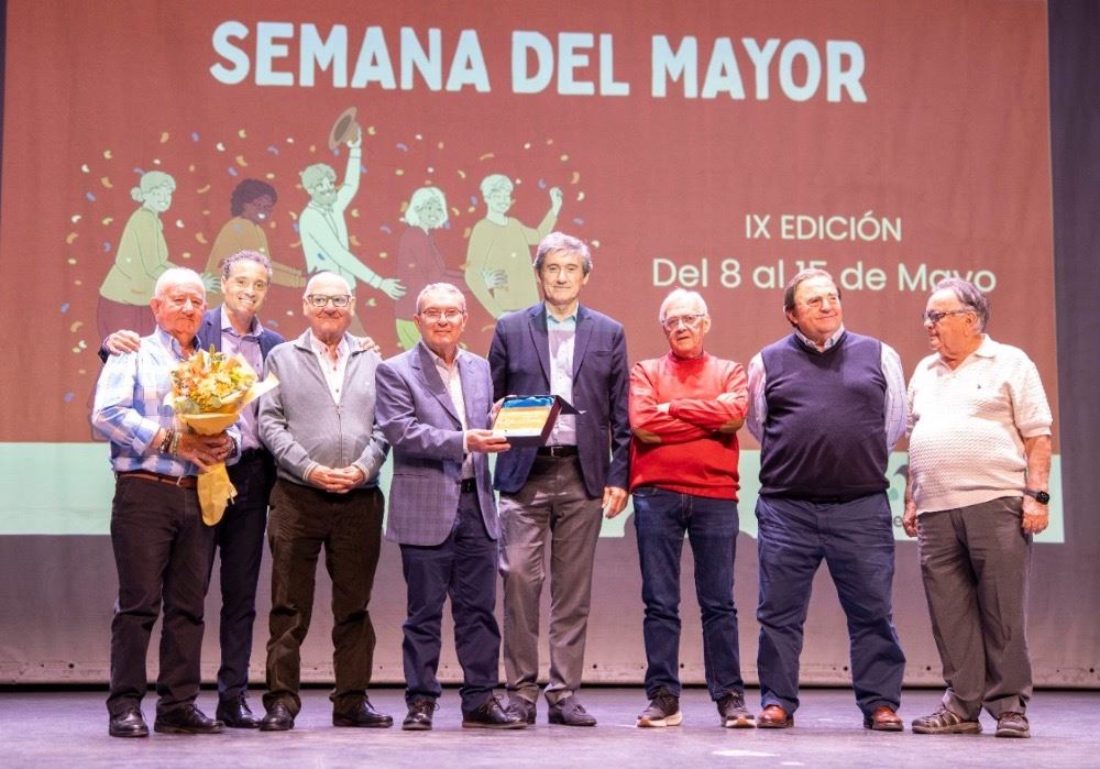 Adra rinde homenaje a sus mayores en una emotiva gala dentro de la IX Semana del Mayor