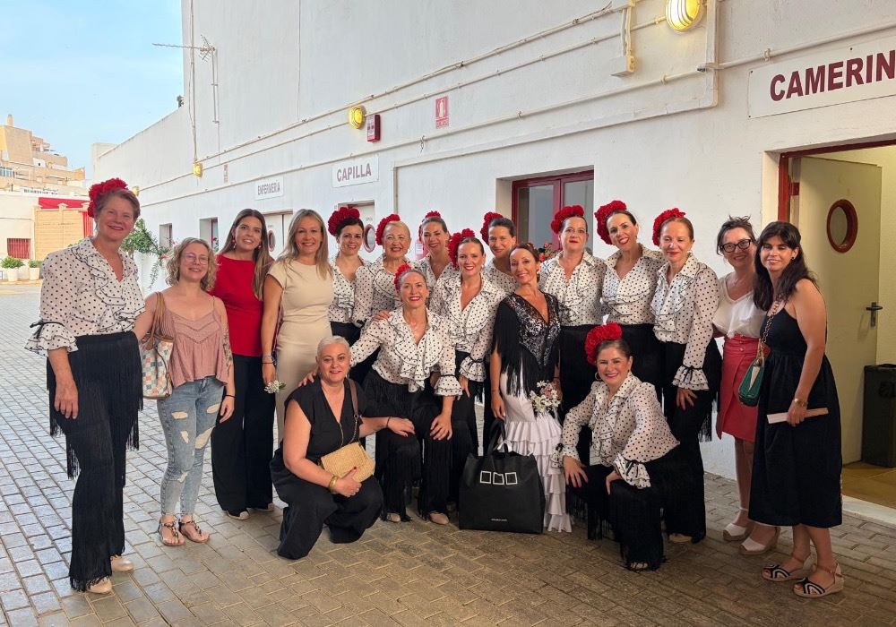 La Plaza de Toros de Roquetas es testigo de la clausura del curso de Danza con la actuación de las alumnas