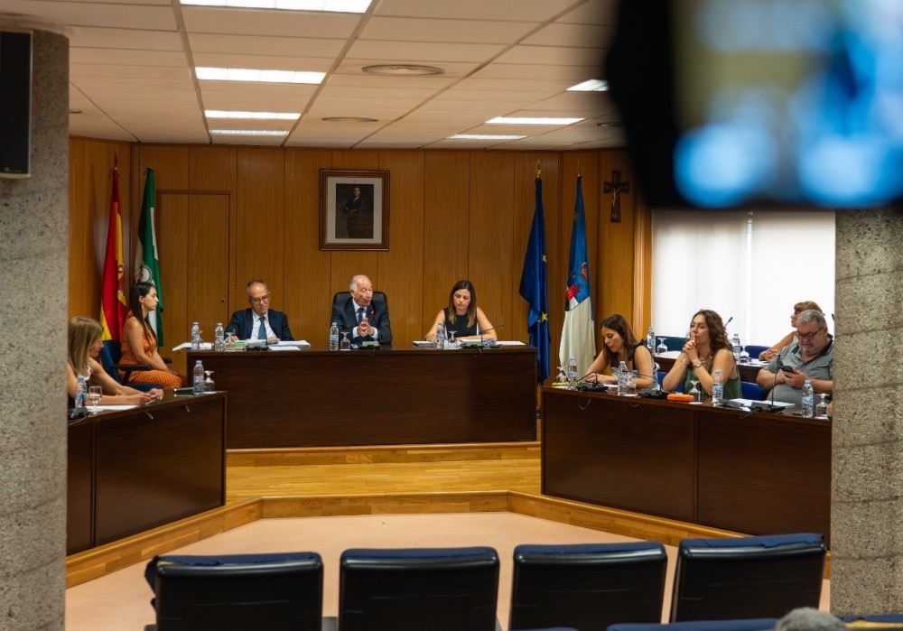 Gabriel Amat: “Queremos que la Guardia Civil se quede en Roquetas de Mar”