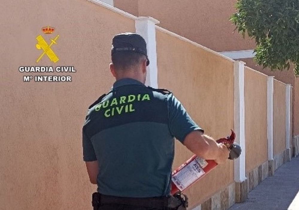 La Guardia Civil detiene a una mujer por provocar un incendio en la casa de sus vecinos en Huércal Overa