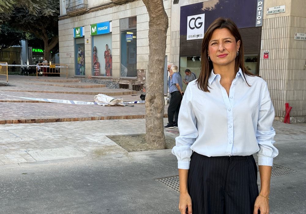 La Policía Local precinta la recién abierta plaza del Educador por las caídas de peatones