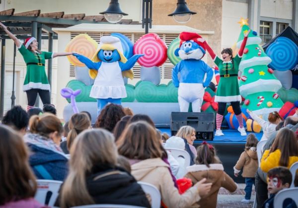 La Plaza Luis Martín de Roquetas de Mar, escenario navideño de teatro, talleres, bailes y juegos infantiles