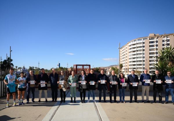 Más de 3.500 corredores ya calientan para participar en la Media Maratón de Almería