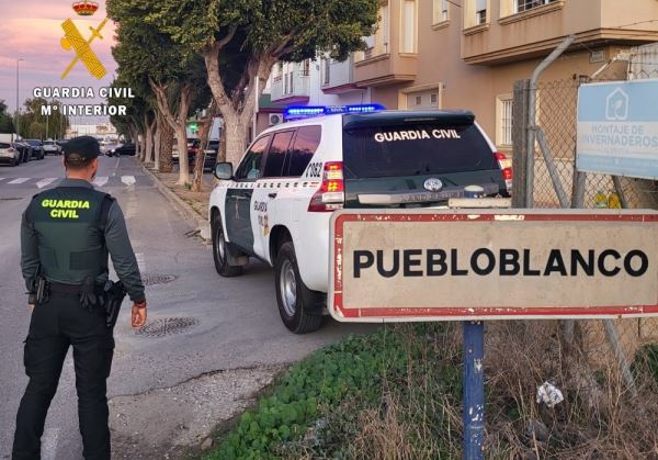 La Guardia Civil detiene a una persona e investiga a otra tras esclarecer el robo de 27 máquinas de aire acondicionado en Puebloblanco - Níjar