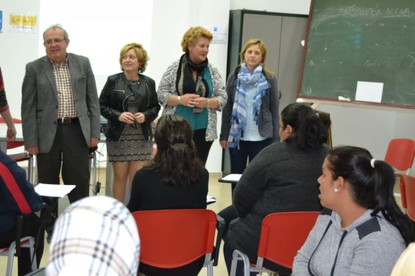 La ONG Movimiento por la Paz ofrece en Vícar un curso de manipulación de alimentos