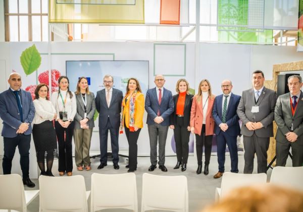 Segunda jornada en Fruit Logística con encuentros y reuniones con empresas agrícolas de Roquetas de Mar