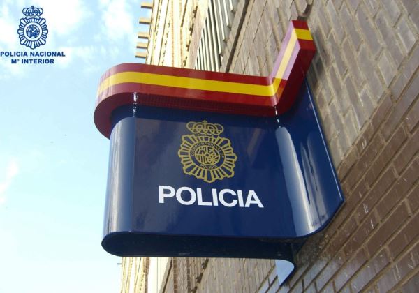 La Policía Nacional ha detenido en Almería a un hombre que blanqueaba dinero procedente de engaños a mujeres