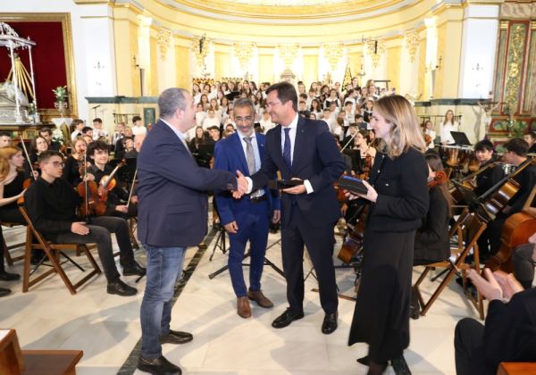 El Ejido presenta su cartel de Semana Santa con un magnífico concierto de marchas procesionales