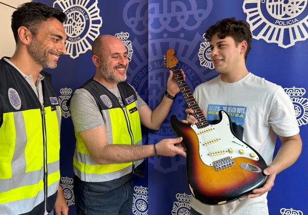 La Policía Nacional en Almería recupera una famosa guitarra, valorada en 3.000 euros, que fue robada hace cuatro años