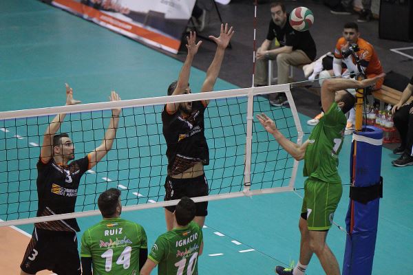 El Club Voleibol Teruel se lleva el título de la Superliga ante Unicaja Almería