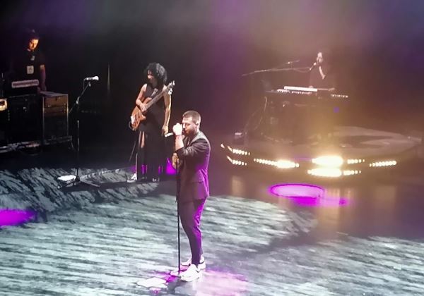  Antonio José ofrece un concierto inolvidable con sus mejores temas en el Auditorio de Roquetas de Mar