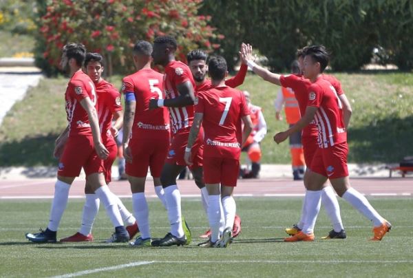 La UD Almería B logra su pase al play-off tras vecer 4-1 al Loja en el debut de Esteban Navarro