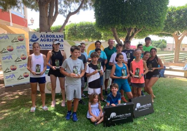 EL CIRCUITO DE TENIS DEPORTES BLANES COMIENZA SU XXIV EDICIÓN CON EL TORNEO “LA CARIBEÑA/MESÓN EL 21”