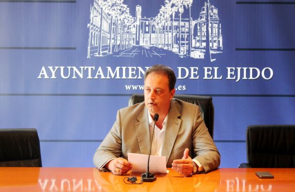 El concejal de Hacienda de El Ejido inicia los trámites para aprobar los presupuestos 2018