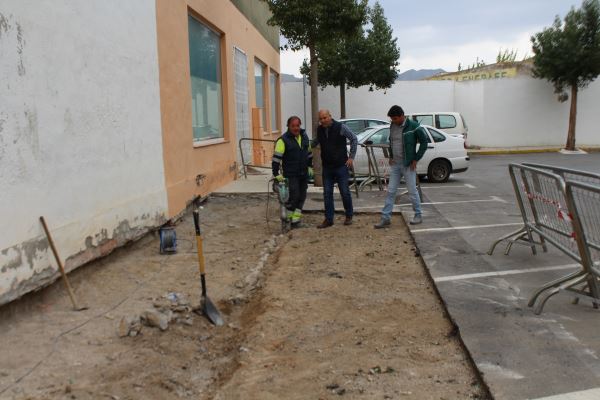El Ayuntamiento de Huércal-Overa ejecuta mejoras en los acerados del barrio de Montecastillo