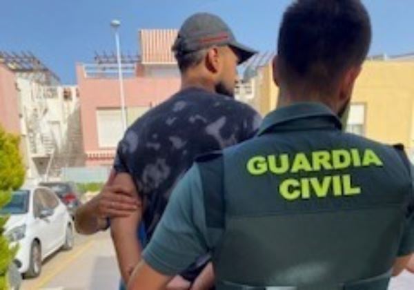 La Guardia Civil de Almería detiene a un peligroso criminal relacionado con tráfico de drogas que se encontraba huido de la justicia francesa