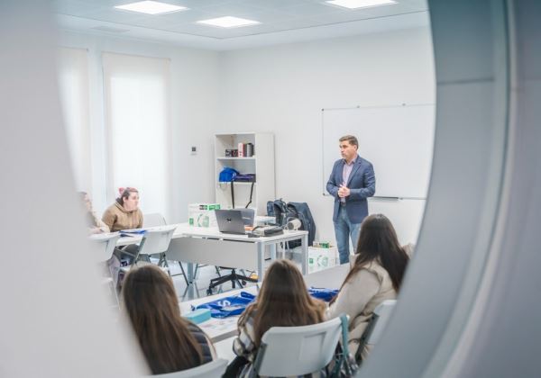 El Ayuntamiento de Roquetas de Mar solicita que el Edificio Polivalente de El Puerto imparta formación para Certificados de Profesionalidad