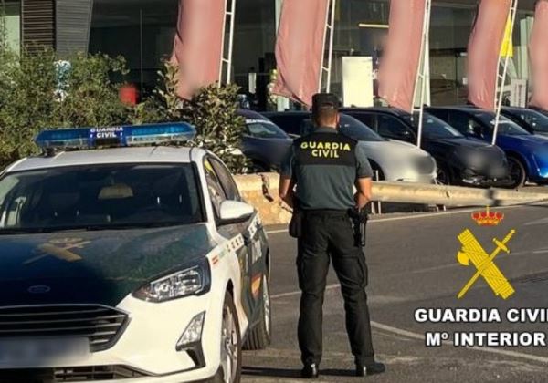 La Guardia Civil detiene a un grupo delictivo que compraba coches de alta gama de forma fraudulenta con la identidad de otras personas