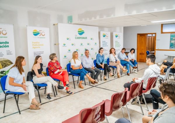 Roquetas de mar reconoce el papel de la mujer en el ámbito agrícola con motivo del Dia Internacional de la Mujer Rural