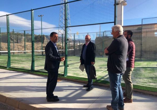 El alcalde de La Mojonera recepciona la pista de Pádel de La Venta del Viso