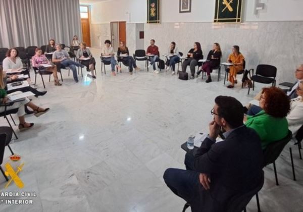 La Guardia Civil de Almería desarrolla una jornada de puertas abiertas en la Comandancia con 10 organizaciones vinculadas a personas con discapacidad intelectual y del desarrollo