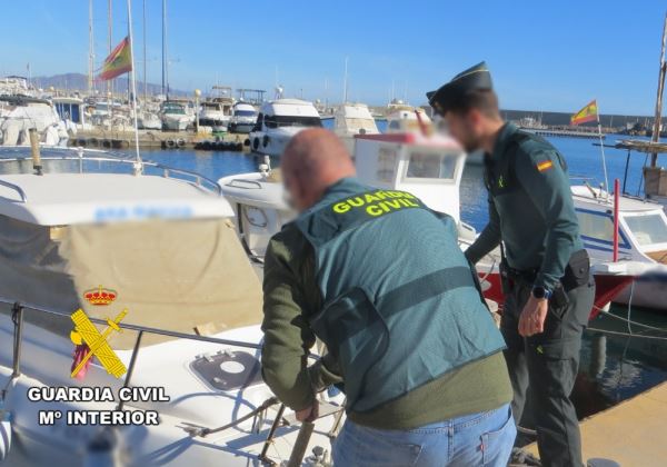 LA GUARDIA CIVIL INVESTIGA A UN GRUPO CRMINAL CON EMBARCACIONES ILEGALES PARA COMETER ACTIVIDADES ILICITAS