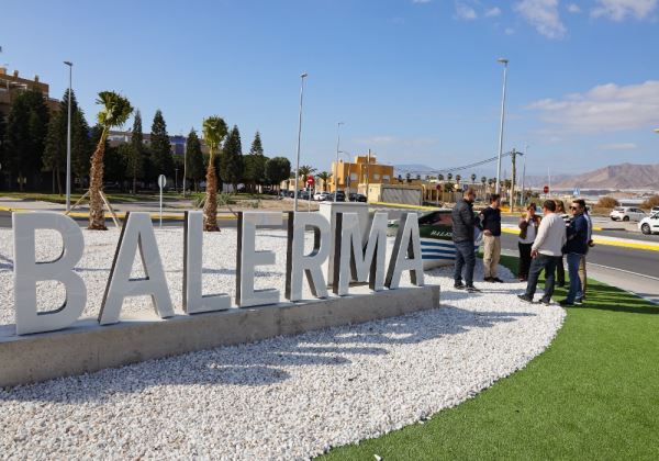 Balerma gana en seguridad vial y fluidez del tráfico gracias a una nueva glorieta que el Ayuntamiento ha construido en su acceso principal