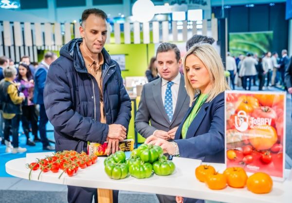 El Ayuntamiento de Roquetas de Mar acompaña a las empresas agrícolas en Fruit Logística 2024