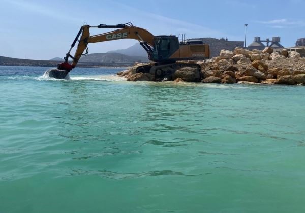 La APA ultima las obras en torno al duque de alba para el atraque de más buques en Carboneras