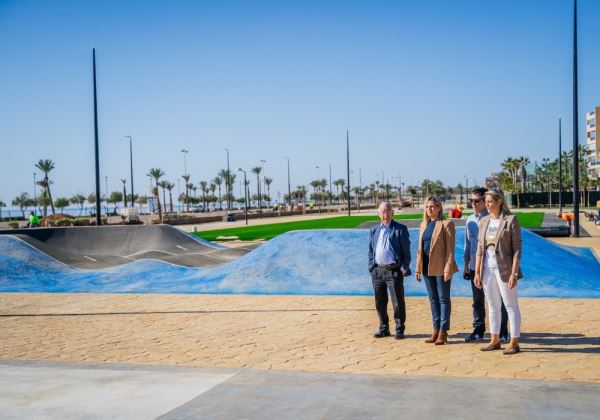 Amat visita las obras del futuro parque de Las Salinas que alcanzan ya un grado de ejecución del 80 por ciento