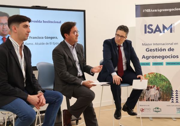 Las mujeres agro debaten sobre formación y liderazgo en El Ejido