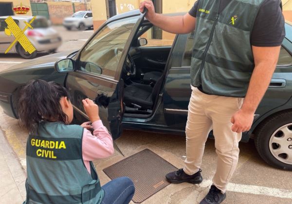 La Guardia Civil detiene en Roquetas de Mar a un individuo especializado en forzar y sustraer vehículos en localidades del litoral almeriense