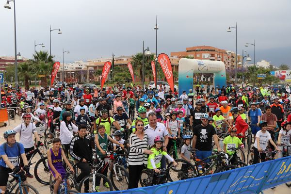 La XXXII edición del Día de la Bicicleta de El Ejido registra un gran éxito de participación con cerca de un millar de inscritos
