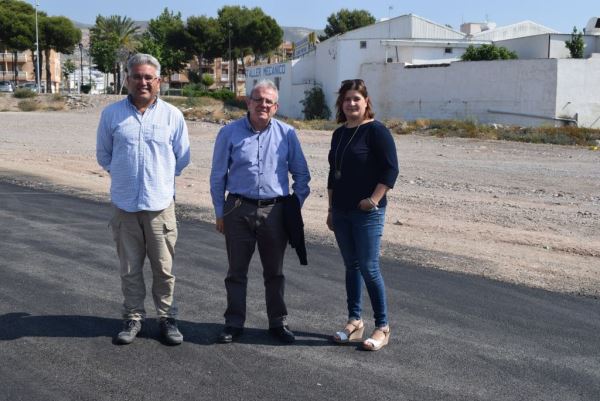 Mejora del pavimento de la zona destinada a puestos para el mercadillo dominical de Vícar