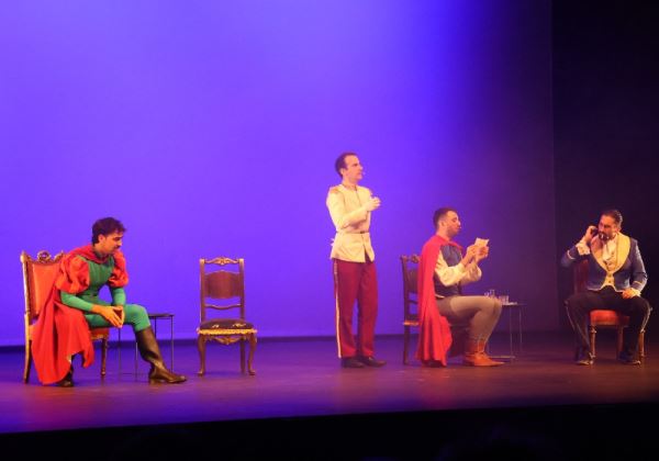 El 48 Festival de Teatro de El Ejido vive un domingo de comedia con ‘Ya me has tocado el cuento’