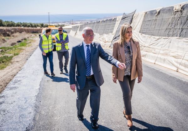 La Junta de Gobierno en el Ayuntamiento de Roquetas de Mar ha aprobado el expediente de contratación de un servicio integral de mantenimiento y conservación de la red viaria y el entorno agrícola
