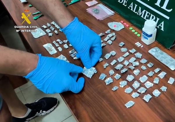 Neutralizado en Roquetas de Mar un núcleo delictivo asentado en una vivienda destinada al tráfico y consumo de drogas
