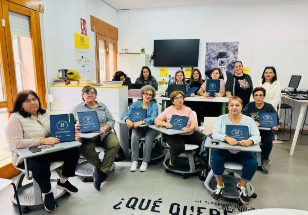 Punto Vuela Dalías y el Ayuntamiento presentan una programación veraniega para reducir la brecha digital