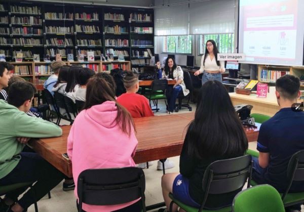 Una veintena de niños y niñas inauguran Campamento Digital en Vícar