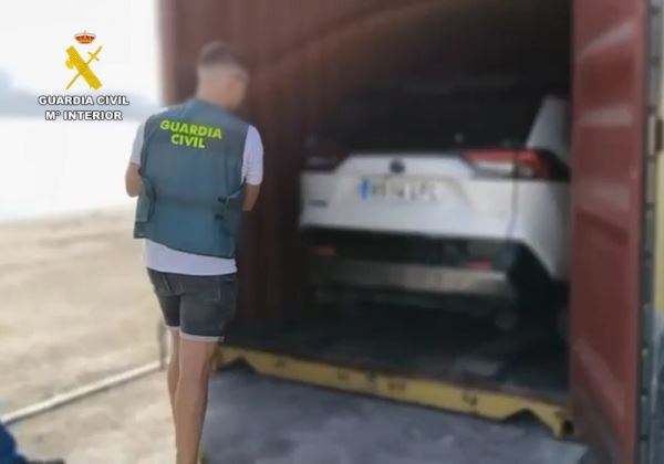 La Guardia Civil neutraliza una organización criminal internacional especializada en el robo de vehículos y su exportación ilícita al continente africano