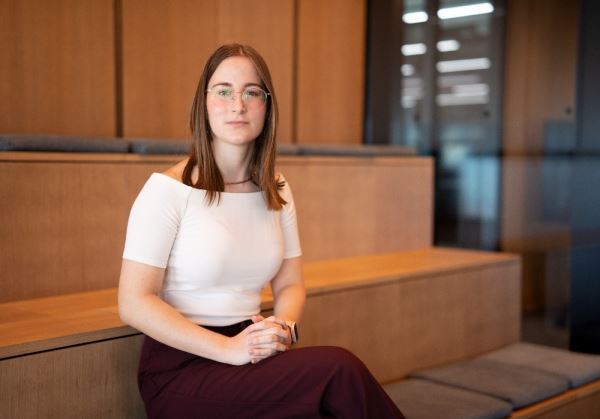 Leonora Liria de Almería obtiene la Beca Jesús Serra para estudiar Ingeniería Aeroespacial en la Universidad de Sevilla