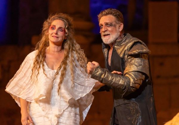 Juanjo Artero y María Garralón encabezan el reparto de ‘Ifigenia’ que llega este sábado al Auditorio de Roquetas