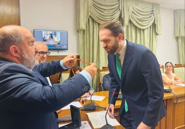 Luis Carrué toma posesión como concejal y se incorpora al equipo de Gobierno de Dalías