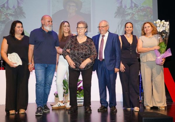 El Ayuntamiento de Vícar y la Consejería formalizan el convenio para impartir la Formación Profesional en La Gangosa