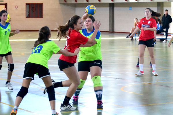 La Andaluza de Balonmano cadete convoca a tres jugadoras roqueteras