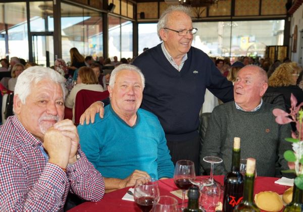 Más de 300 mayores de Vícar disfrutaron en la bodega Cuatro Vientos de Murtas de su convivencia navideña