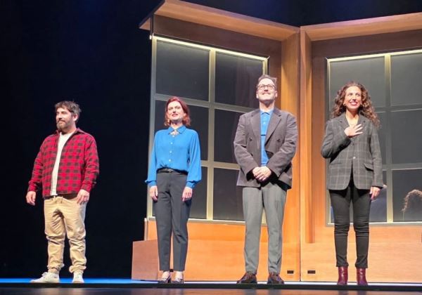 La comedia ‘La verdad’, un montaje sobre la fragilidad de las relaciones humanas, triunfa en Roquetas de Mar