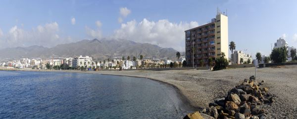 Cinco 'Q de Calidad' acreditan la excelencia de las playas y la Oficina de Turismo de la localidad de Adra